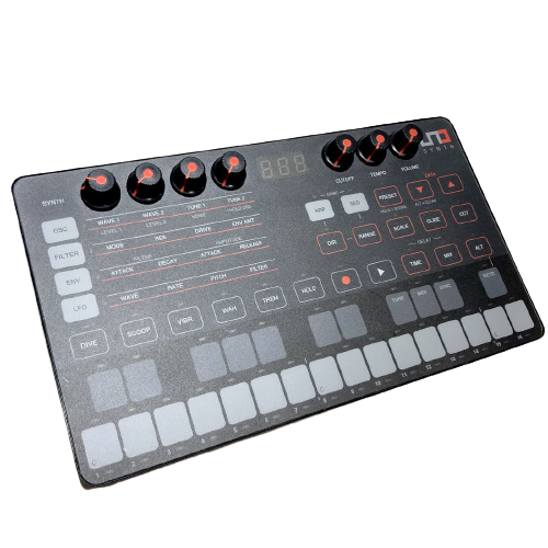 IK Multimedia UNO SYNTH Analog Synthesizer